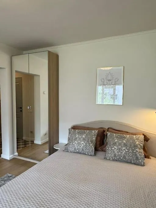 Luxury Studio Near University Square Bucharest 0*,