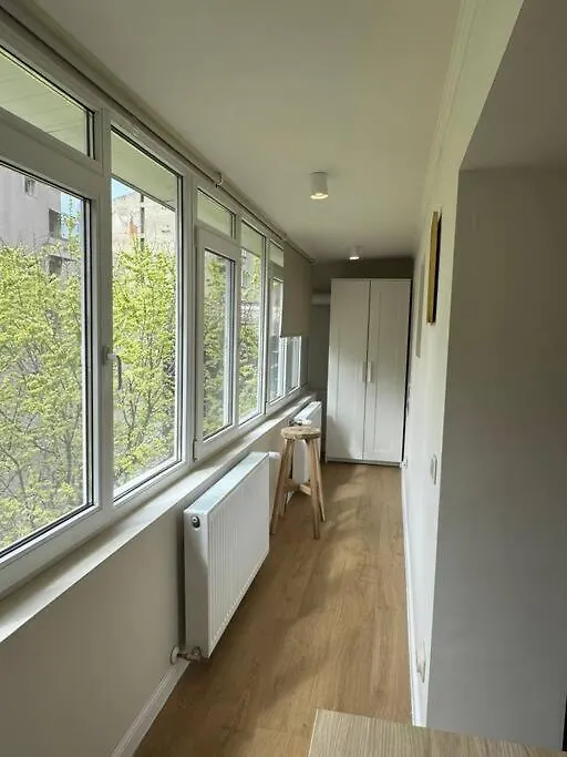 Luxury Studio Near University Square Bucharest Apartment